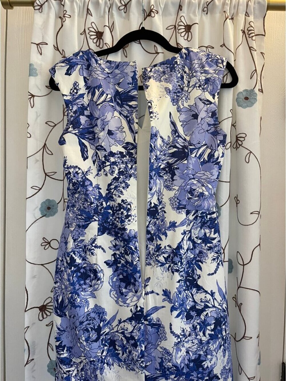 Like New Women's Sz 6P Adrianna Papell Blue Floral Sheath Dress - Picture 3 of 7